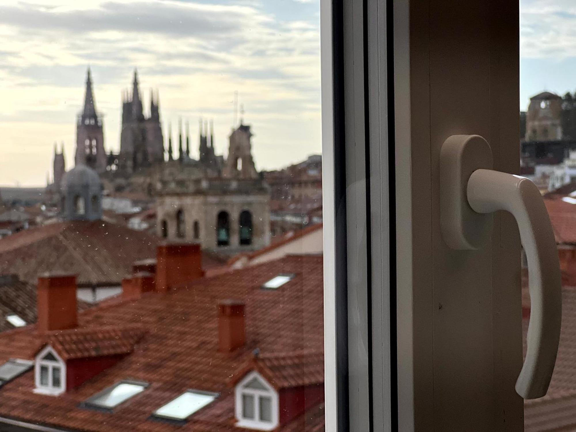 Chapiteles Catedral Apartment Burgos Exterior photo